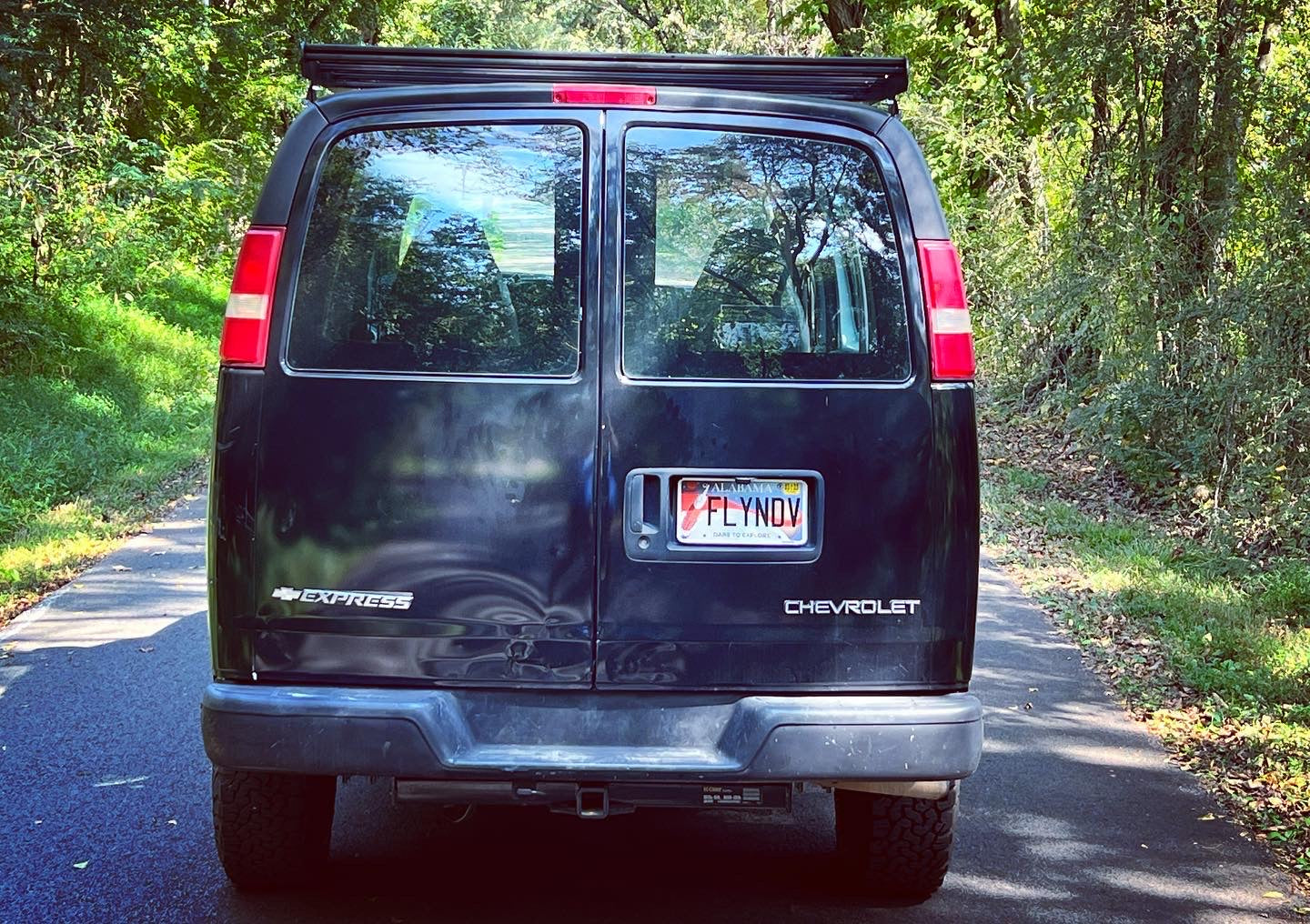 Chevrolet express van Low-Profile Roof Rack