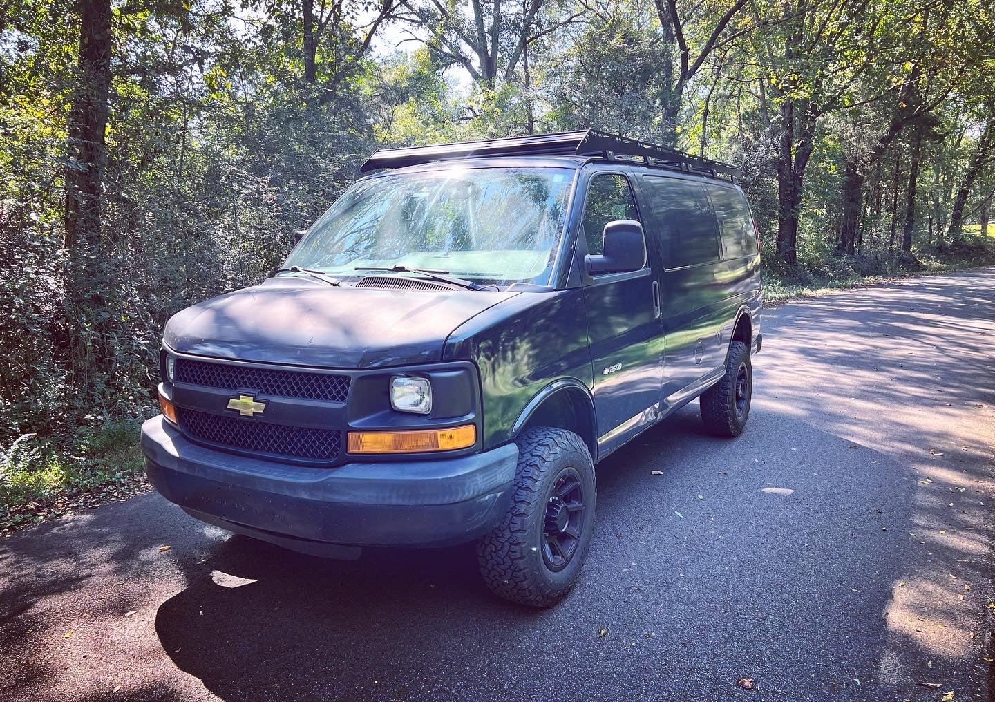 Chevrolet express van Low-Profile Roof Rack