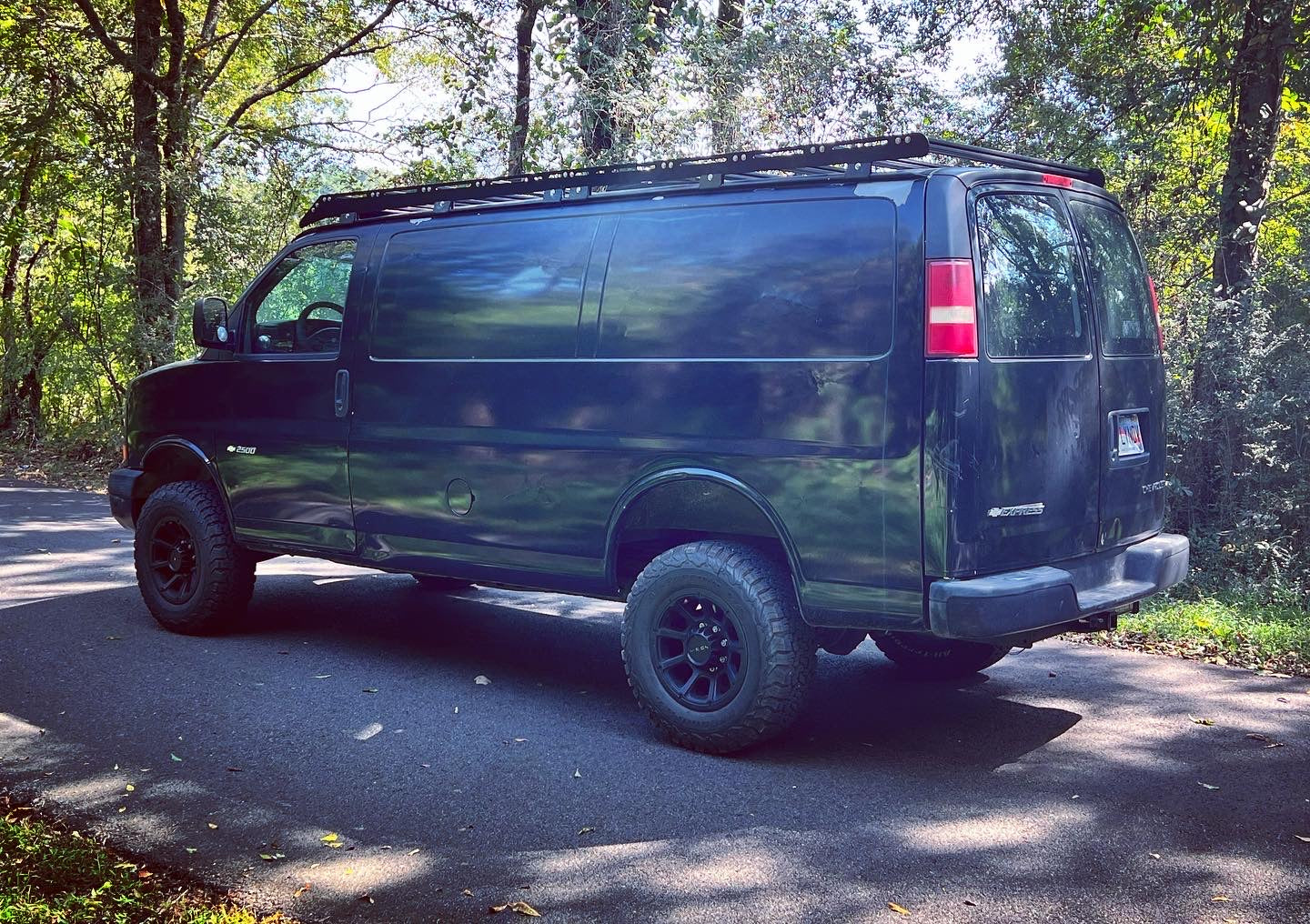 Chevrolet express van Low-Profile Roof Rack